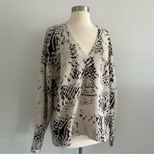 New NWOT Brochu Walker 100% Cashmere V Neck Sweater Sz M